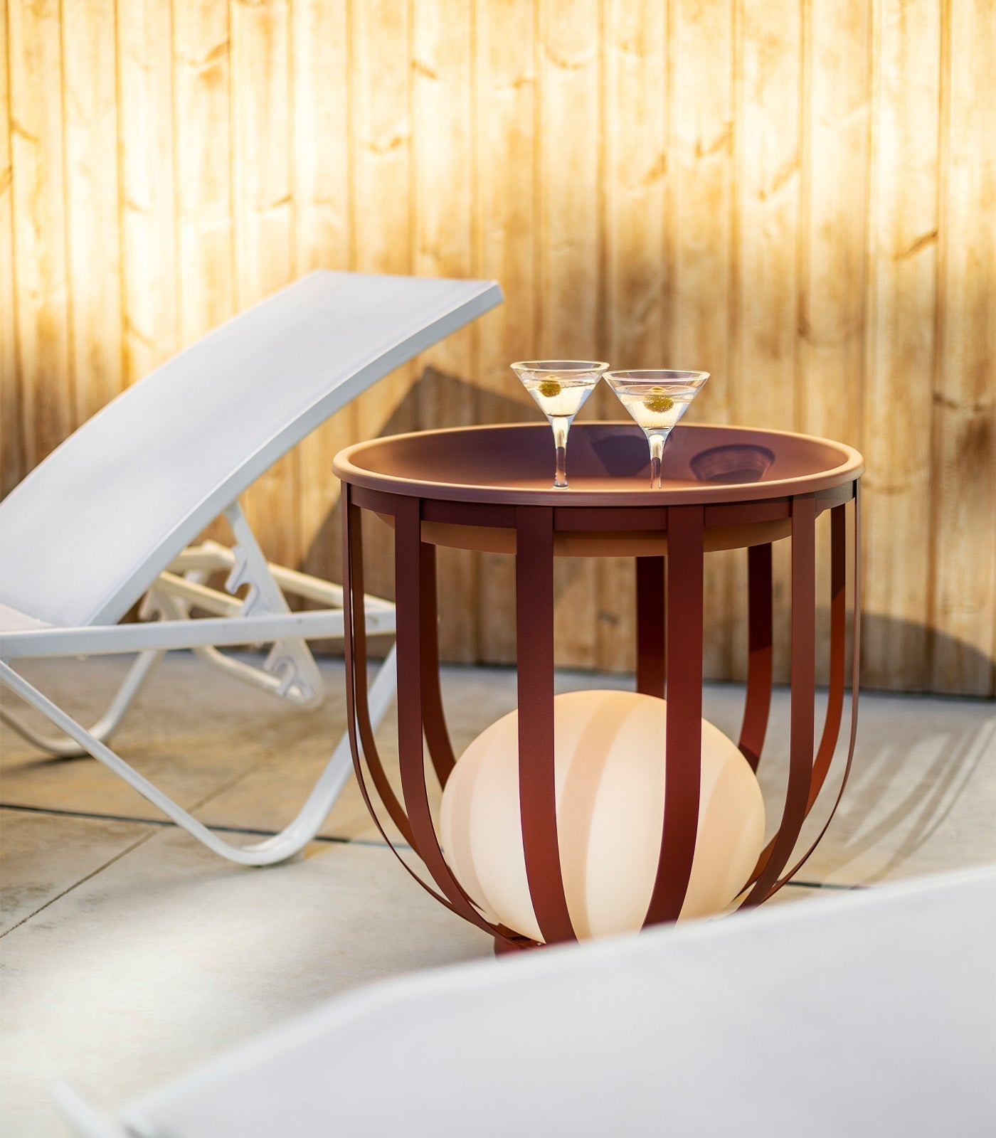 Round Outdoor Planter Lamp Table With Metal Frame
