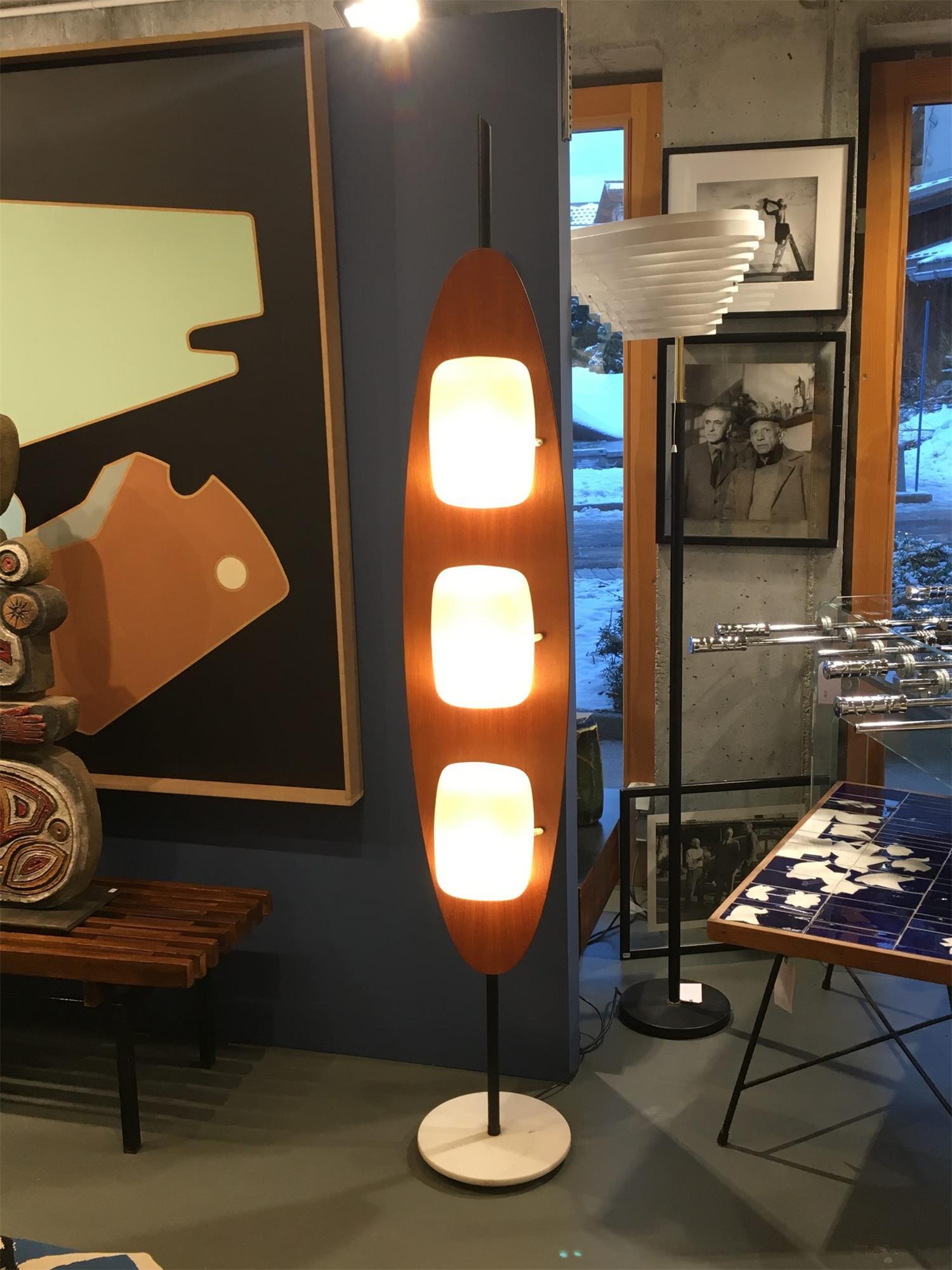 Floor Lamp with Wooden Body and Integrated Light Panels